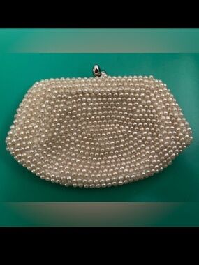 VTG Gimbels Change Purse Faux Pearls kiss lock
